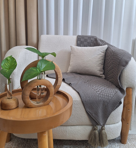 شال مبل بافتنی ایران خاتون در ابعاد ۱۳۰ در ۱۸۰ کد ۳